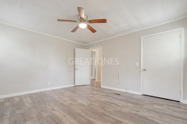 Building Photo - 218 N Lee St