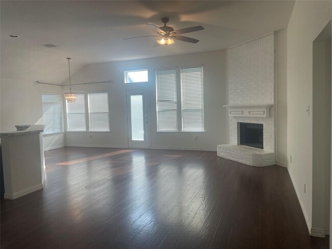 Building Photo - 1825 Kingsbrook Trail