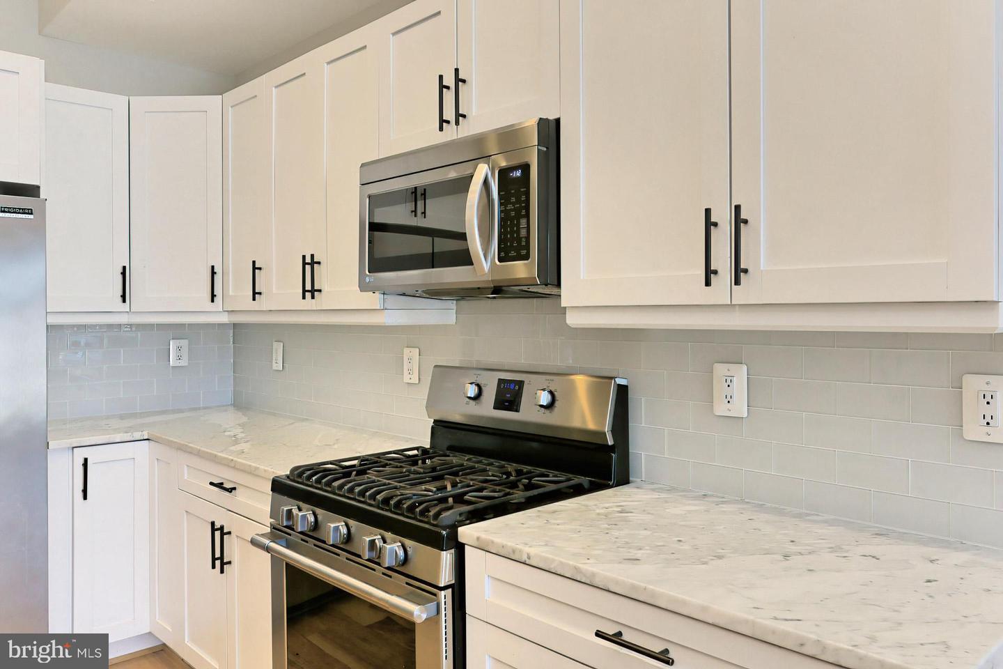 Building Photo - 523 Longfellow St NW