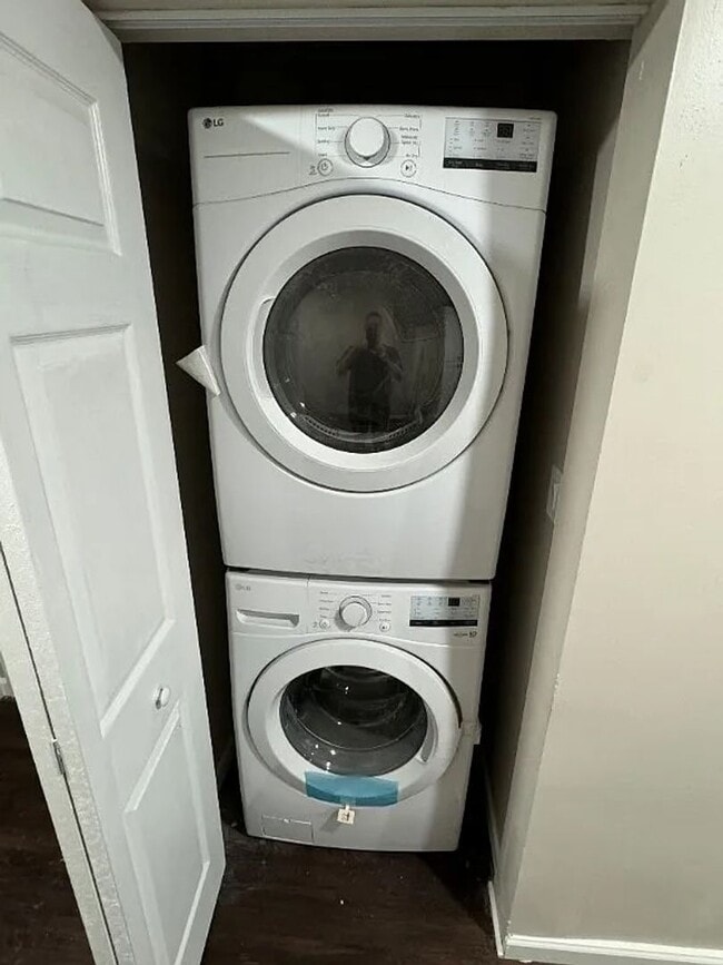 Building Photo - Charming 3 Bedroom 1 Bath Single Family Home in Bon Air