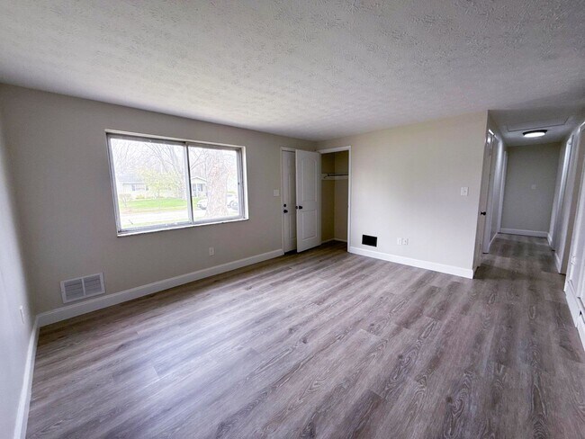 Building Photo - Beautifully Renovated 3BR Home in Blacklick Estates w/ Bonus Room, Huge Backyard & Garage