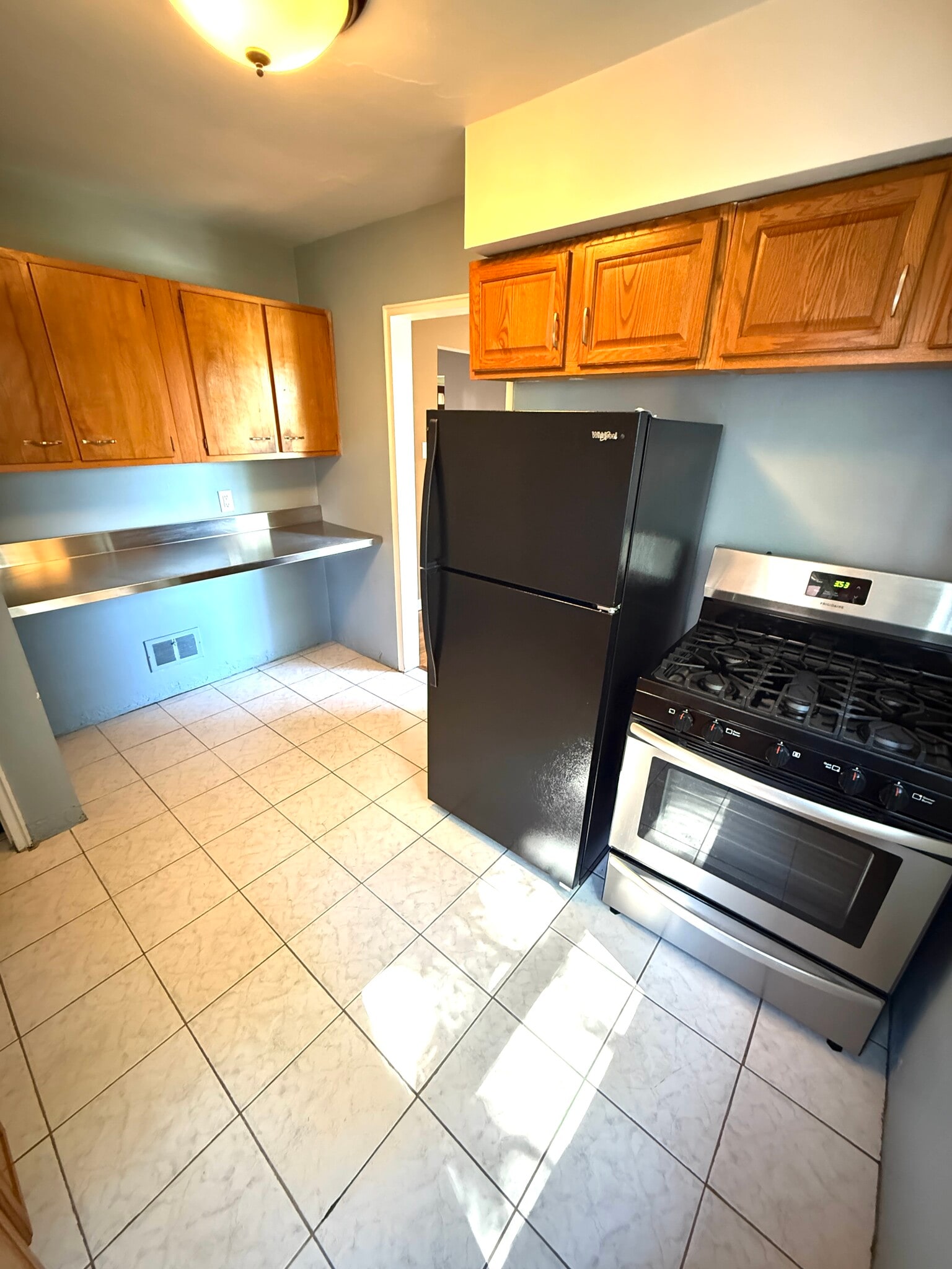 Kitchen - 1035 McCabe St