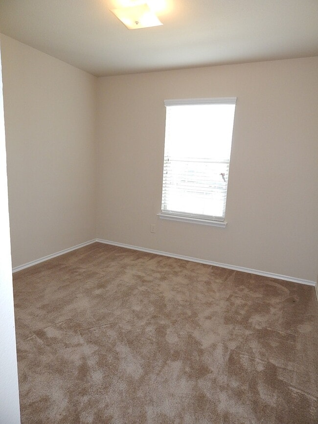 Building Photo - Beautiful 4 Bedroom Available in The Verandah