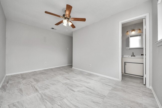 Building Photo - 4830 Ridgestone St