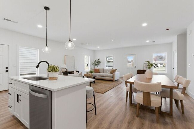 Building Photo - Brand New Home in Old Hickory - Golf Course Views - Pet Friendly