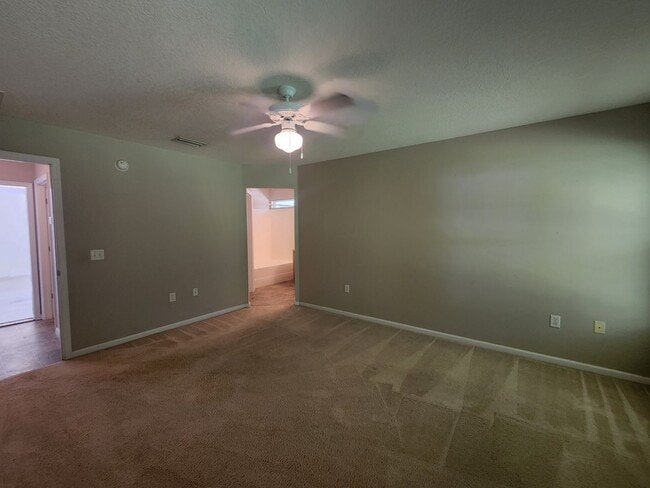 Building Photo - Coming Soon To Tour! Lake City Pet Friendl...