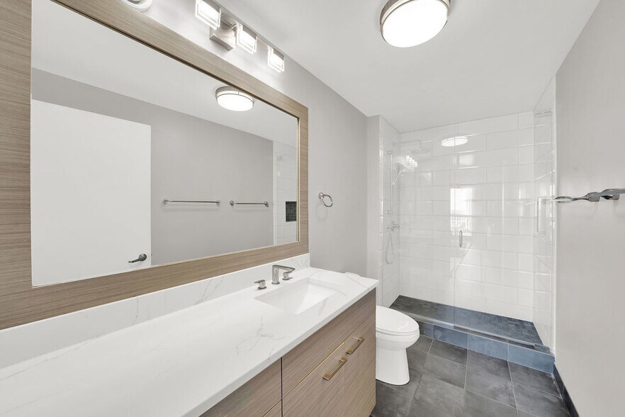 Building Photo - 545 N Dearborn St