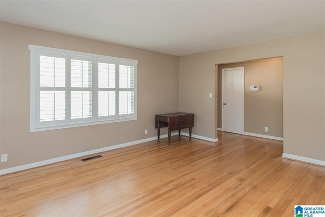 Building Photo - 615 Broadway St