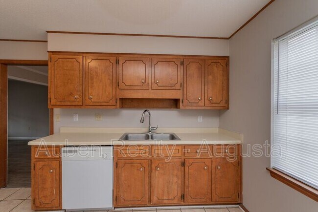 Building Photo - 4689 Oakley Pirkle Rd