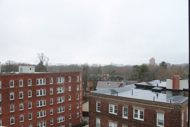 Building Photo - 29 Concord Ave