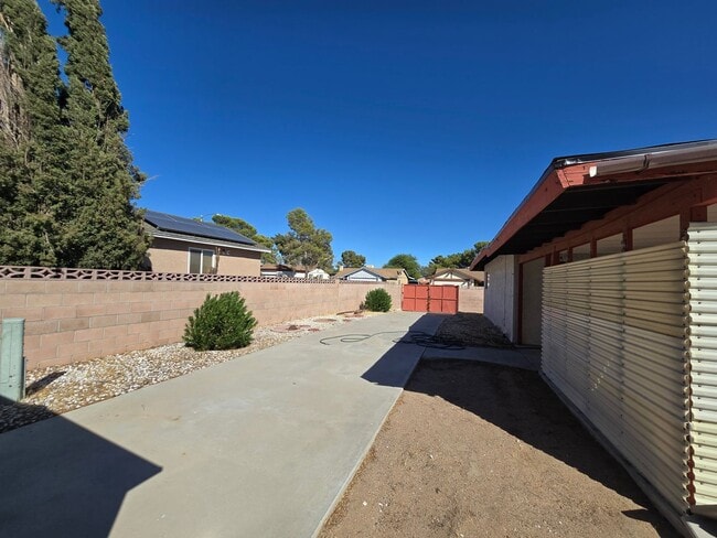 Building Photo - 440 Cheyenne Cir