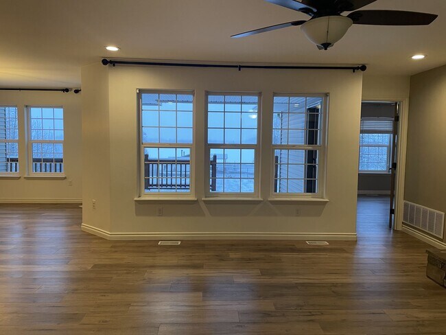 Building Photo - 1502 E Bogard Rd
