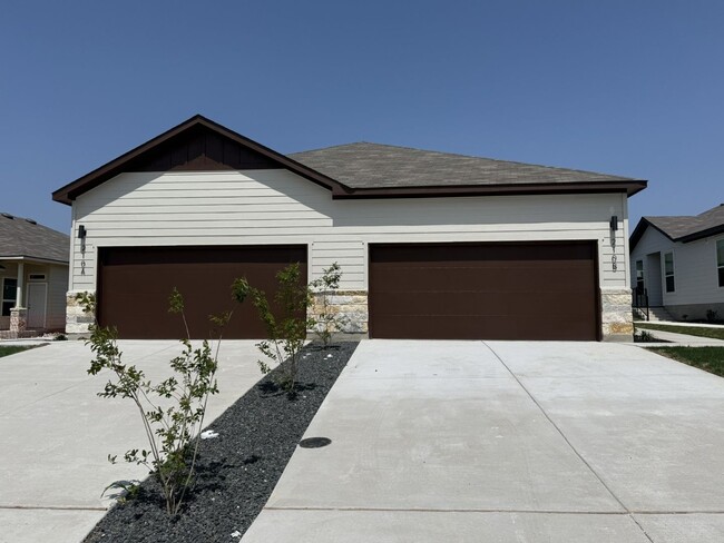 Building Photo - 210 Schrader Dr