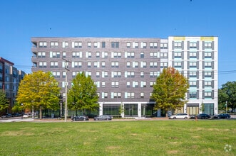 Building Photo - Jayde Parkside