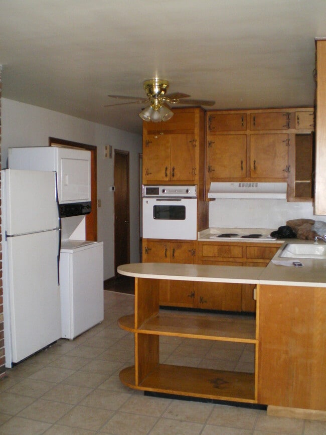 Building Photo - 1291 Brown Ave