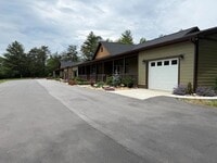 Building Photo - 124 Happy Family Rd