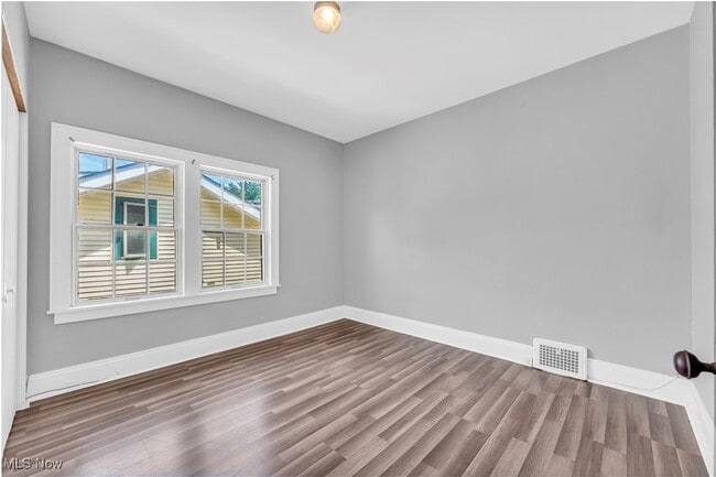 Building Photo - 3274 W 130th St