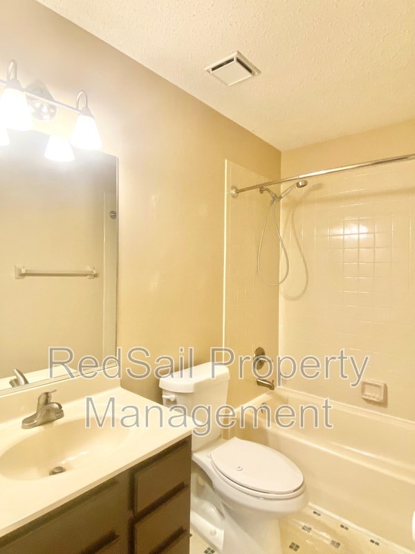 Building Photo - 14 Tabatha Cir