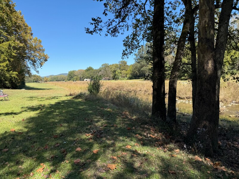 Building Photo - 9746 Wallwood Dr SE