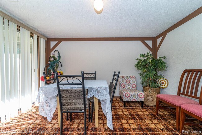 Building Photo - 862 Yorktown Ct