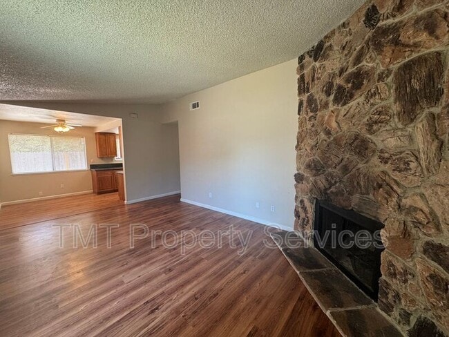 Building Photo - 9341 Camada Ct