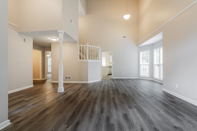 Building Photo - 739 Glenspring Dr