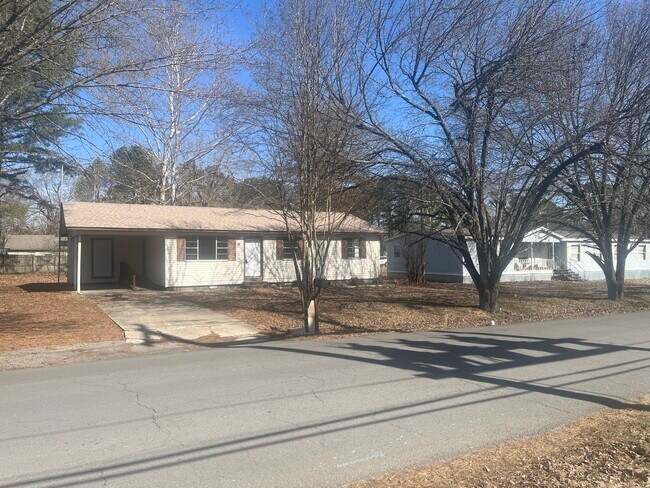 Building Photo - 50 Brewer St