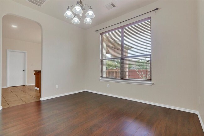 Building Photo - 1609 Bayland St