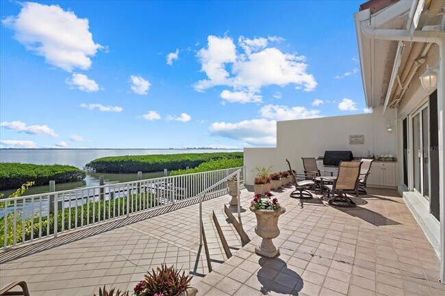 Building Photo - 2254 Harbour Ct Dr