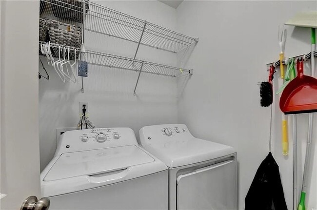 Building Photo - 27 Wesley Way