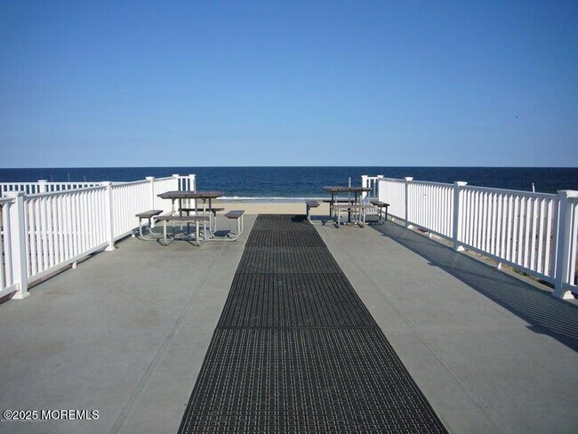 Building Photo - 1201 E Ocean Ave