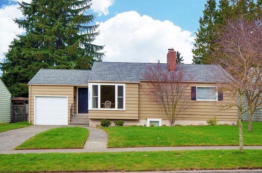 Building Photo - Remodeled Wedgewood Home!