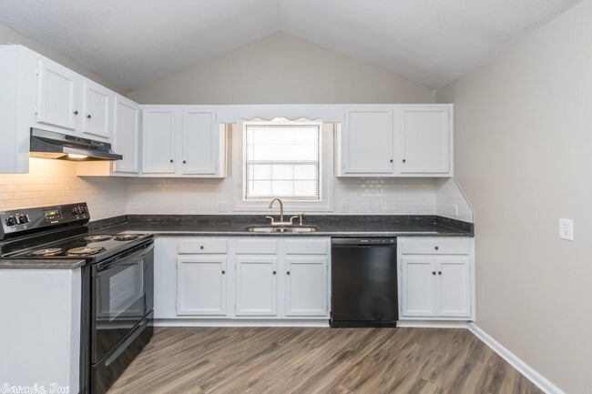Building Photo - 8815 Woodbine Dr