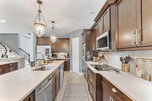 Building Photo - 9173 Delemar Ct