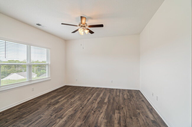 Building Photo - 116 Kaley Ln