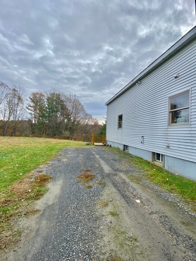 2933 W River Rd 2933 W River Rd Sidney ME 04330 Apartment Finder