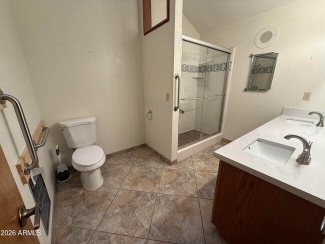 Building Photo - 1753 E Gable Ave