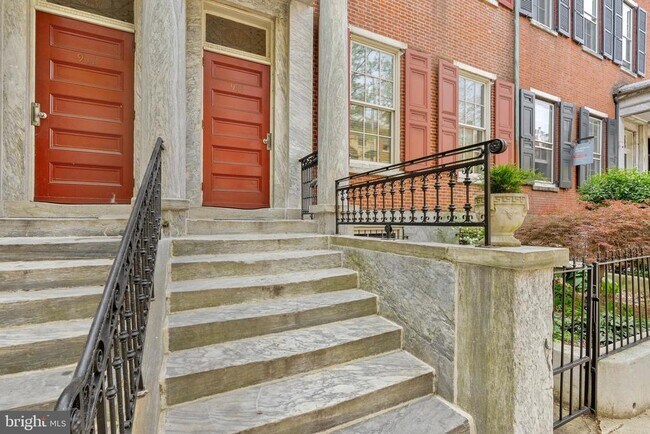 Building Photo - 914 Spruce St
