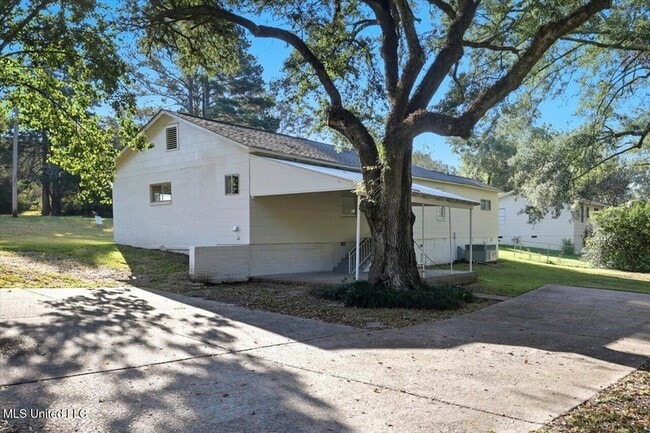 Building Photo - 324 Court St