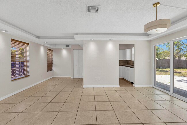 Building Photo - 261 NE 42nd St