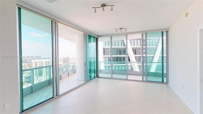 Building Photo - 900 Biscayne Blvd
