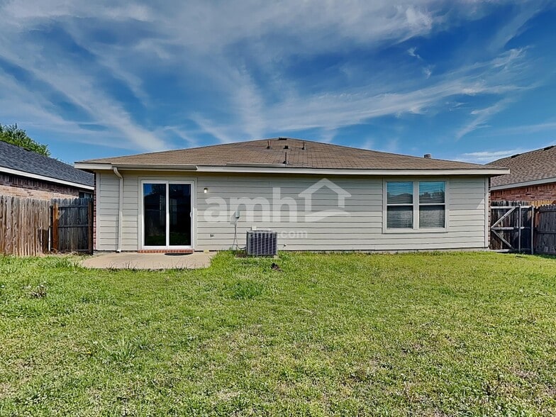 Building Photo - 9421 Pastime Ct