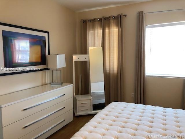 Building Photo - 20 Calabria Ave