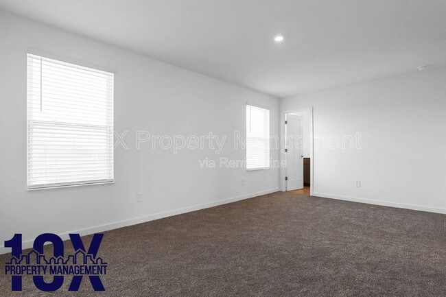 Building Photo - 3246 Mackinac Dr