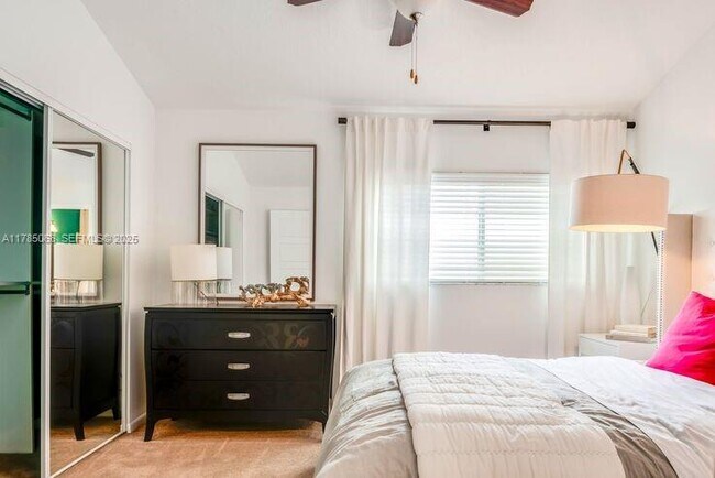 Building Photo - 5555 N Military Trl