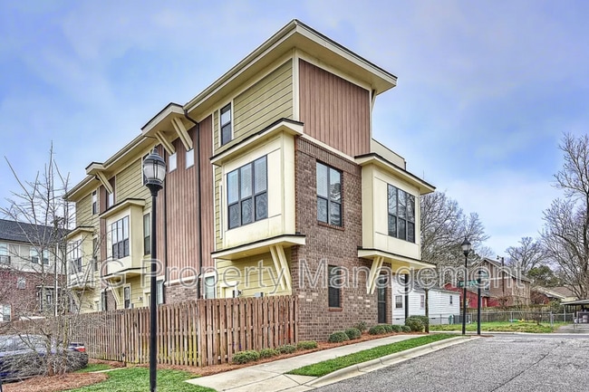 Building Photo - 3475 Spencer St