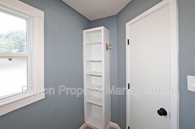 Building Photo - 3304 Janet Dr