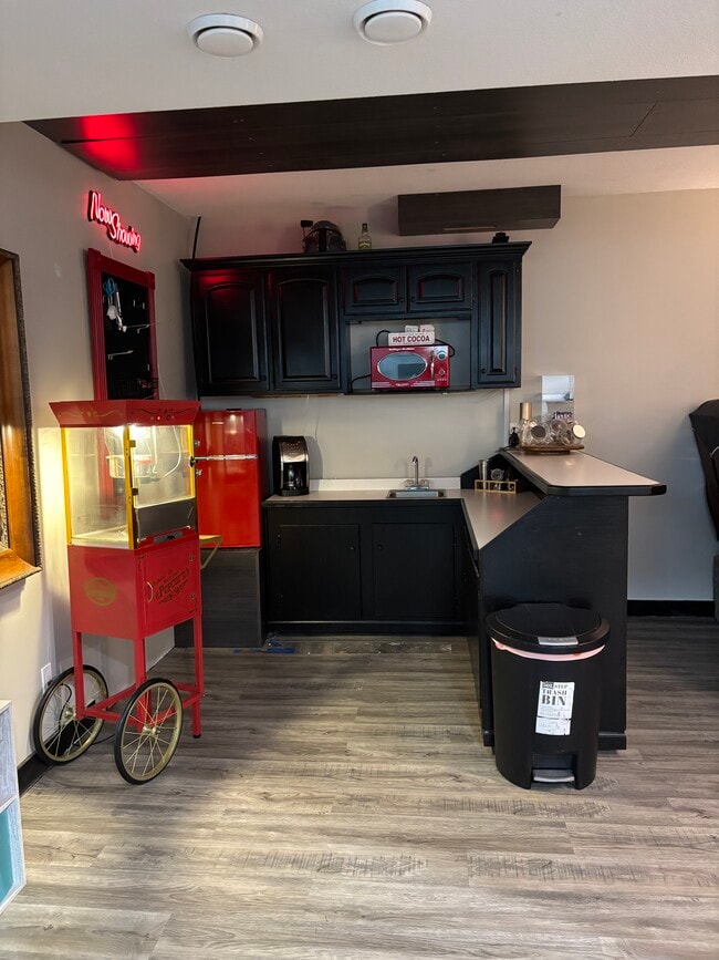 Building Photo - 4320 SW Gull Point Dr