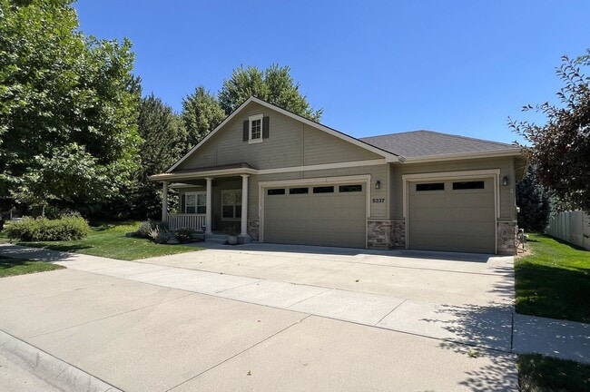 Building Photo - Beautiful 3 bed 2 bath home in The Preserv...