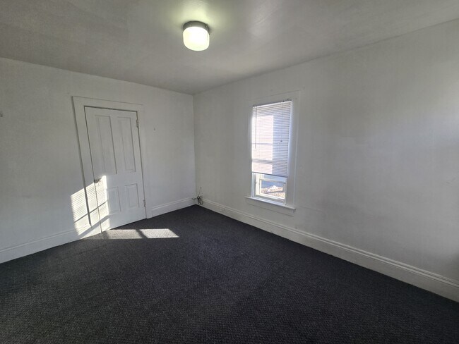 Building Photo - 1424 Grant Ave